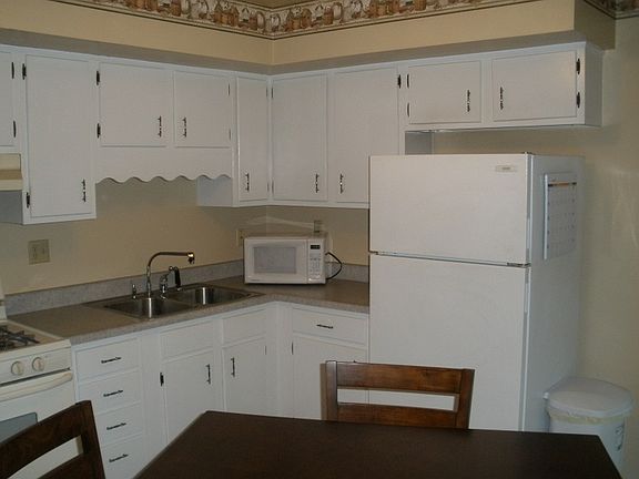 2nd image of 612 E Mill St