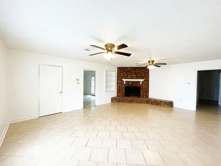 16405 Patton Ave — Photo 8