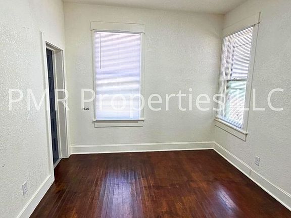 3rd image of 3906 Terrace Ave