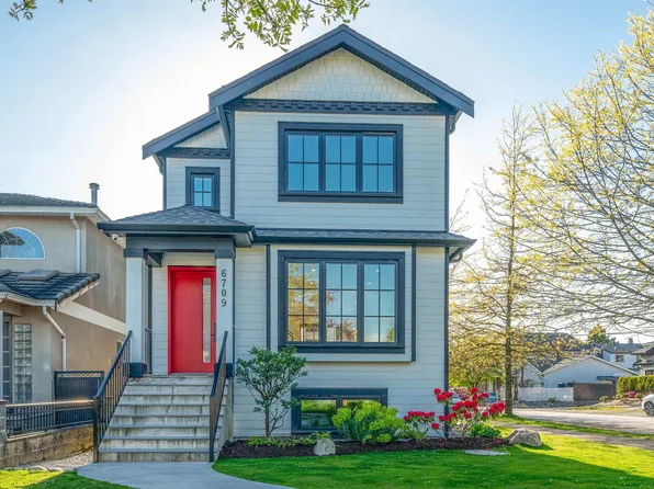 6709 Fleming St, Vancouver, BC V5P 3H4