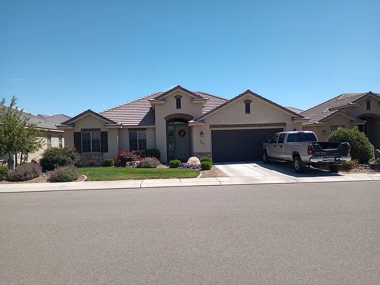 547 S Ascend Dr — Photo 1