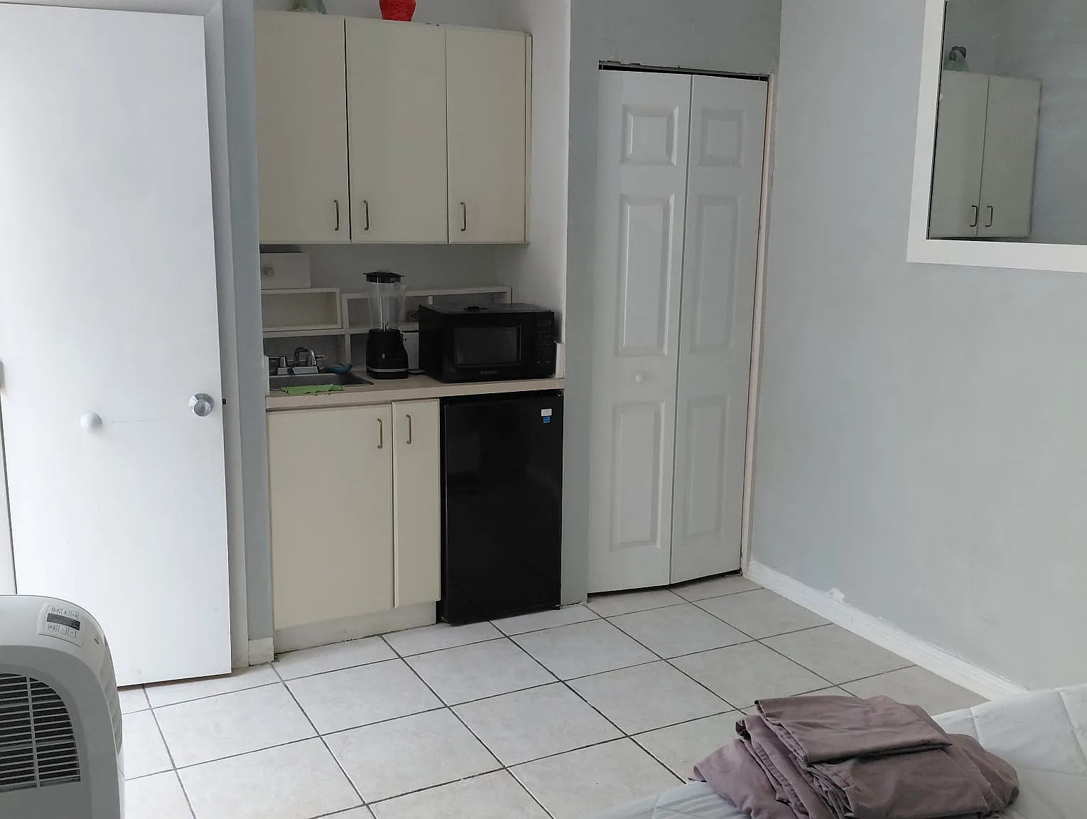 Studio, 400 sqft, $950 — Photo 4