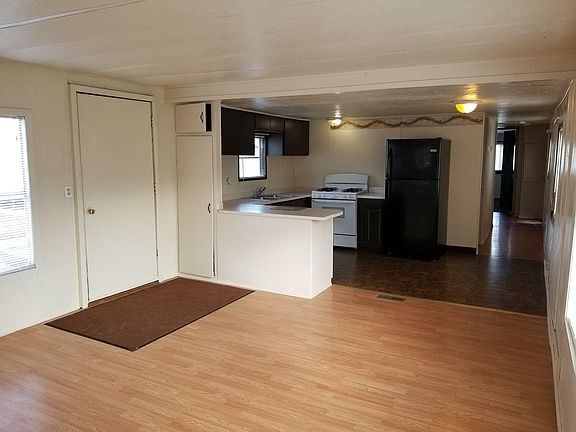3rd image of 144 Jack St