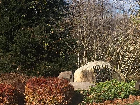 4th image of 7664 Luca Vista Dr NE