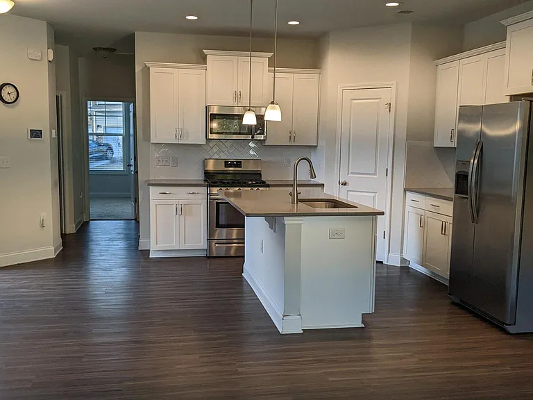 1127 Longitude Dr — Photo 10