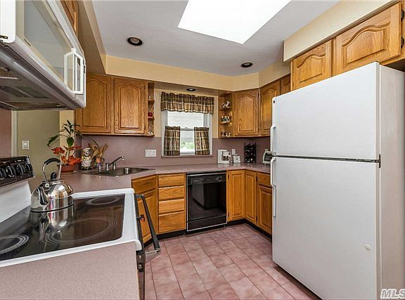 4th image of 2533 Falcon St