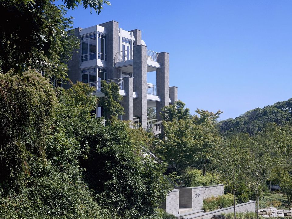 216 Highland Drive