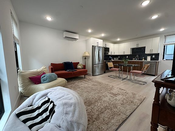 Living room / kitchen