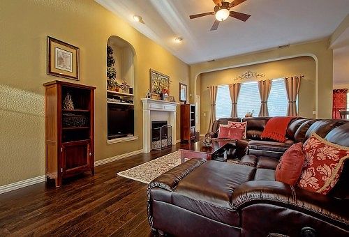 3rd image of 2604 Stanford Dr