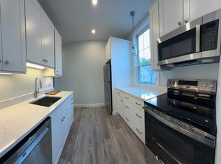 141 Main St APT 1, Newmarket, NH 03857