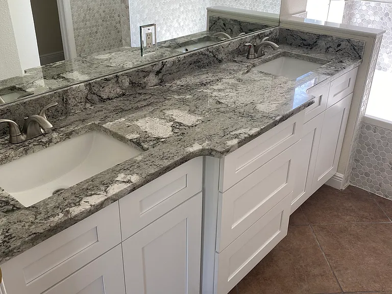 2409 Clareside Dr — Photo 9