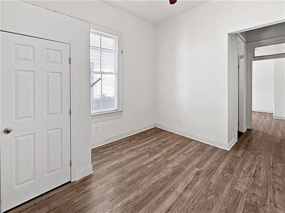 3rd image of 3929 Banks St