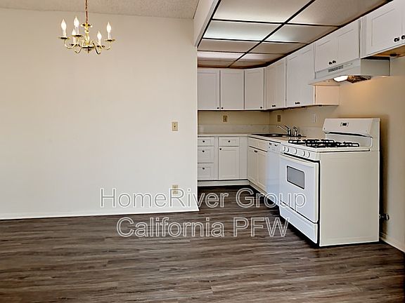 4th image of 697 Bluewater Way