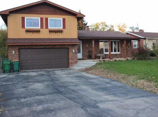 840 W Nippersink Rd, Round Lake, IL 60073