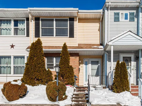 11 Kyle St, Manville, NJ 08835