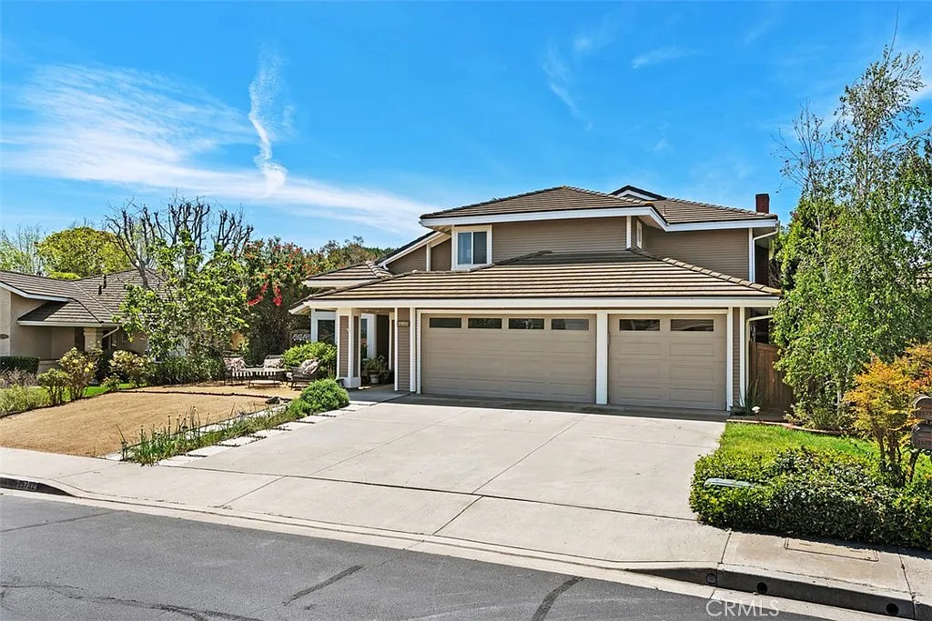 4 bed, 2288 sqft, $8,000 — Photo 3