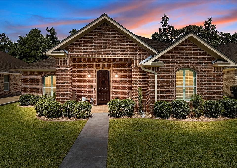 1st image of 3535 Summer Hill Cir
