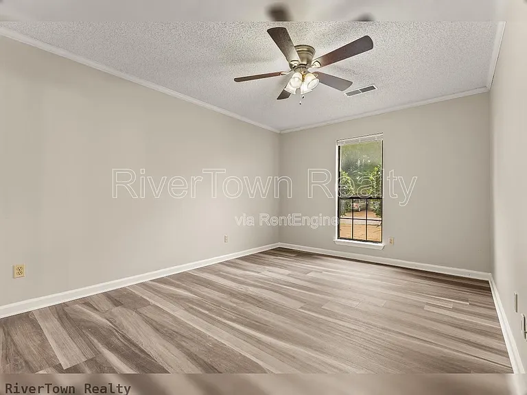 4585 Berrypick Ln S — Photo 8