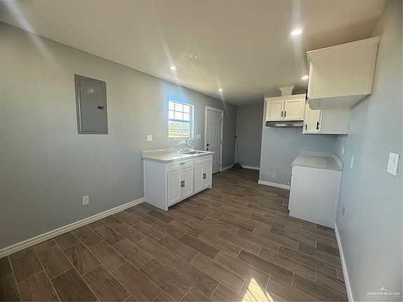 5th image of 23615 Santa Barbara St