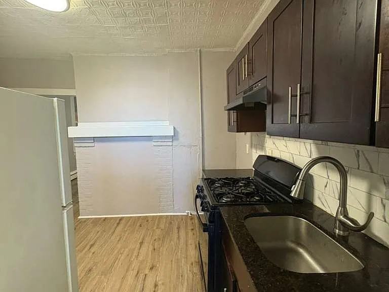 383 Central Ave #1B — Photo 2