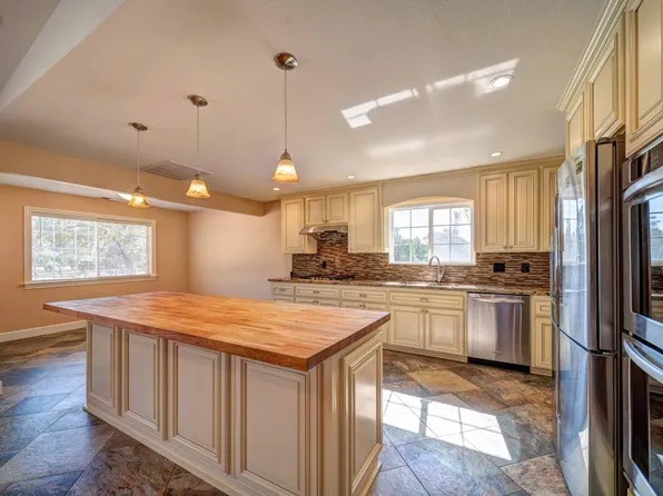 17041 Hawthorne Ave, Anderson, CA 96007