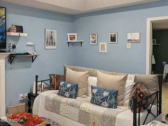 2nd image of 167 Apple Valley Rd