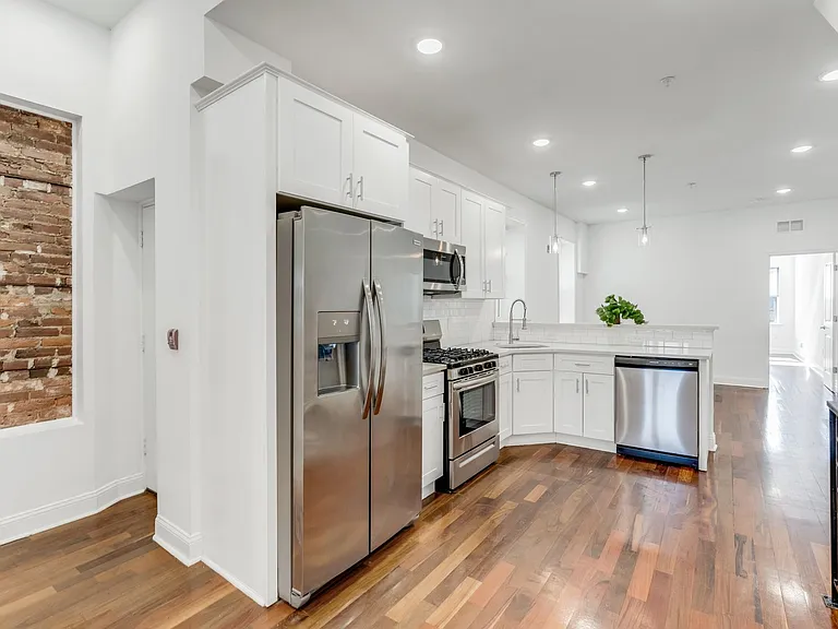 2521 Cecil B Moore — Photo 8