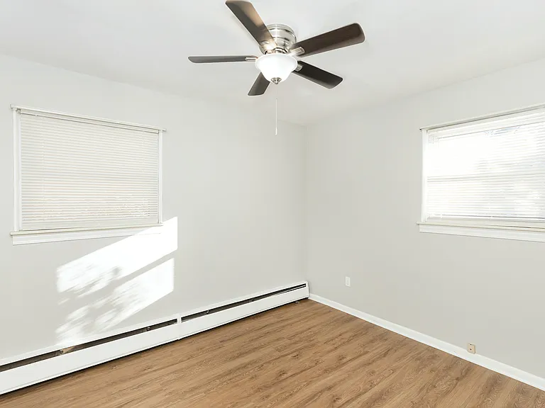 2817 W Thirteen Mile Rd — Photo 12