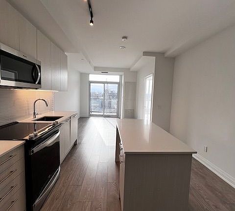 4th image of 286 Main St #412