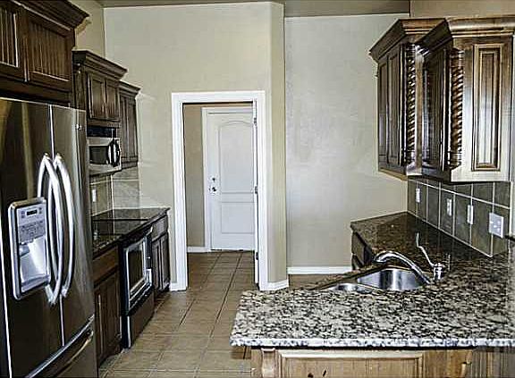 4th image of 728 Dana Dr