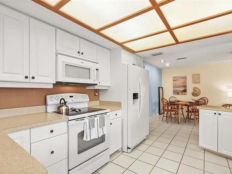 500 Green Dolphin Dr S — Photo 14