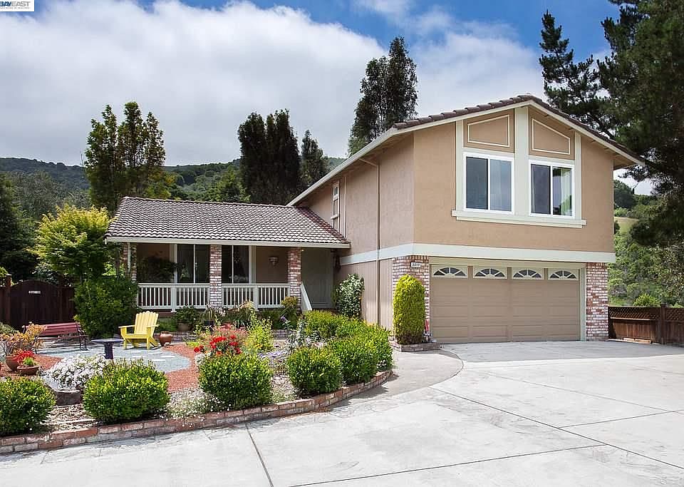 1st image of 2217 Bristlecone Dr