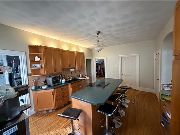 3rd image of 153 Walcott St APT 1