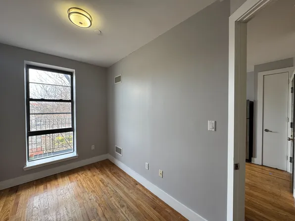 365 Tompkins Avenue image 6 of 17