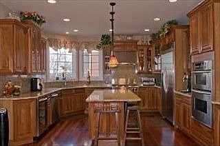 3rd image of 1220 Laura Ln