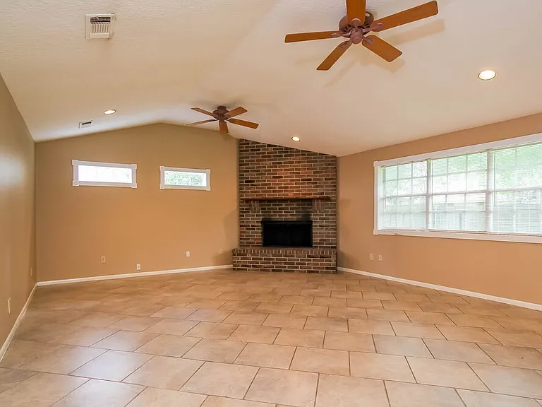 19311 Cypress Bay Dr — Photo 7