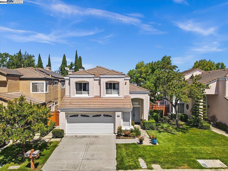 1st image of 2945 Sorrento Way