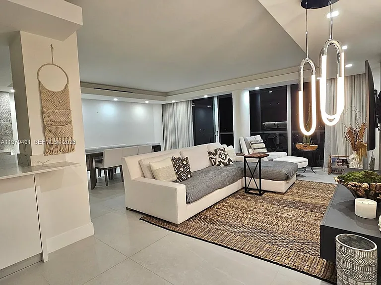 900 Bay Dr #524 — Photo 13