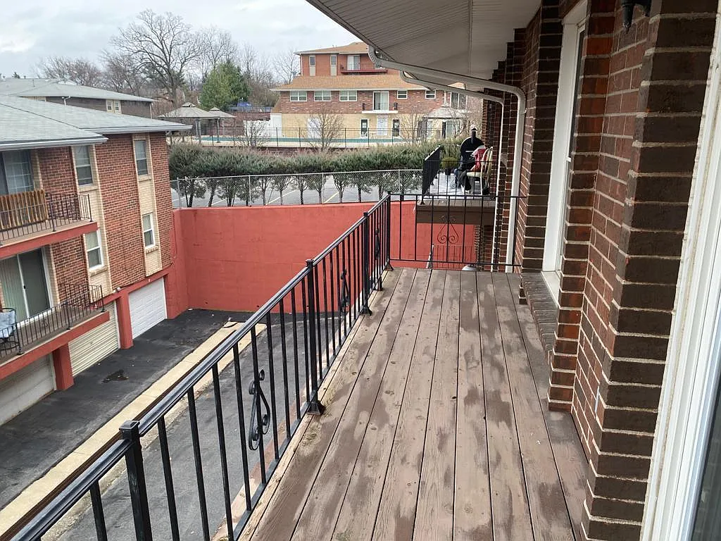2 bed, 1053 sqft, $1,350 — Photo 3