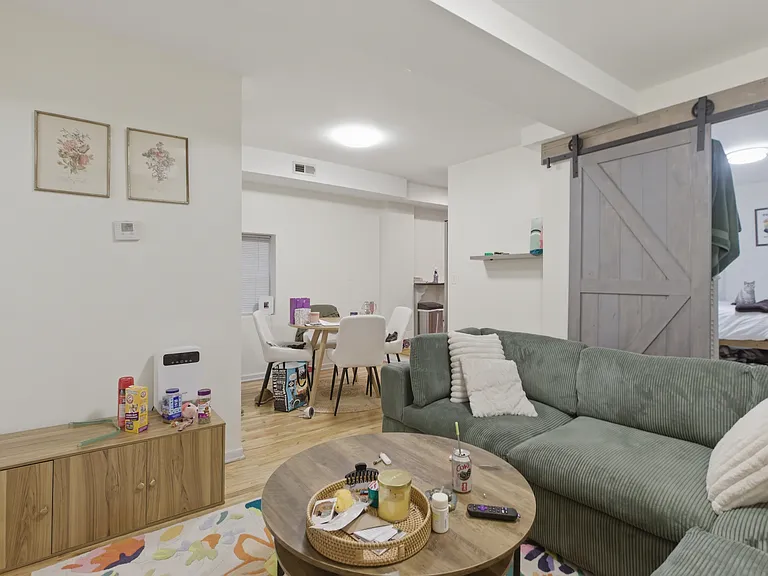 2240 W Palmer St #1R — Photo 4