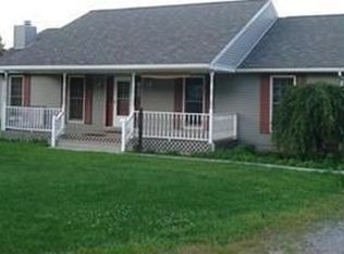 1041 Bedford Rd, Masury, OH 44438