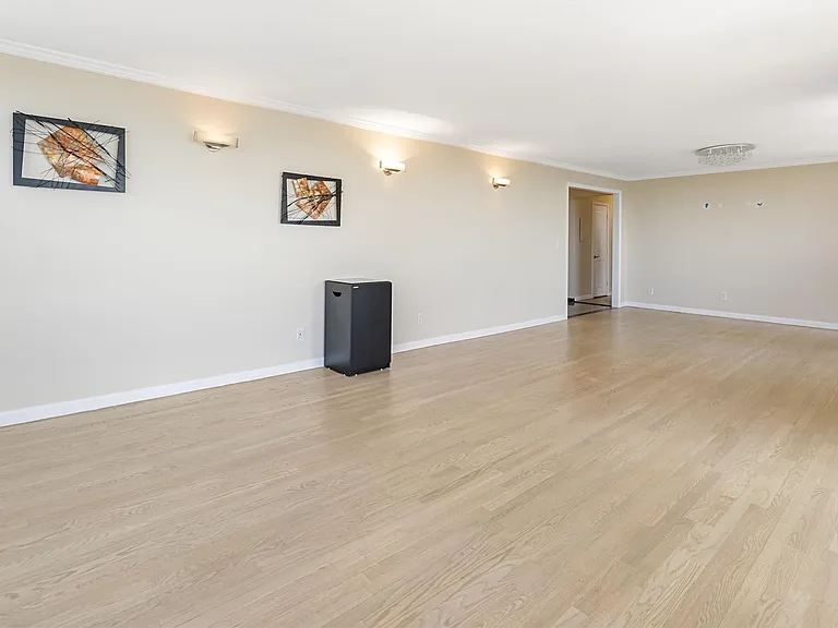 200 Winston Dr #2019 — Photo 5
