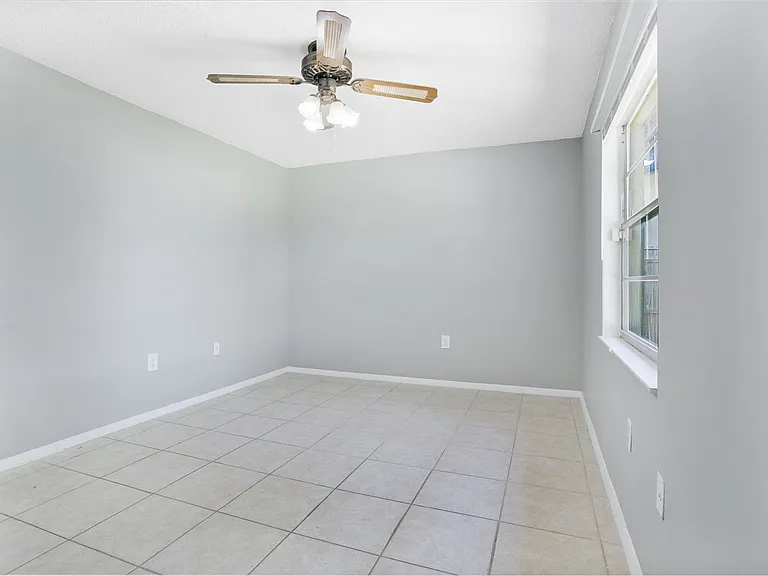 405 Long Dr — Photo 11