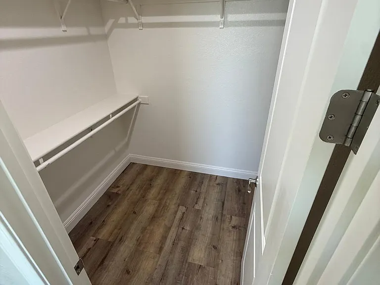 573 Addison Ct — Photo 21