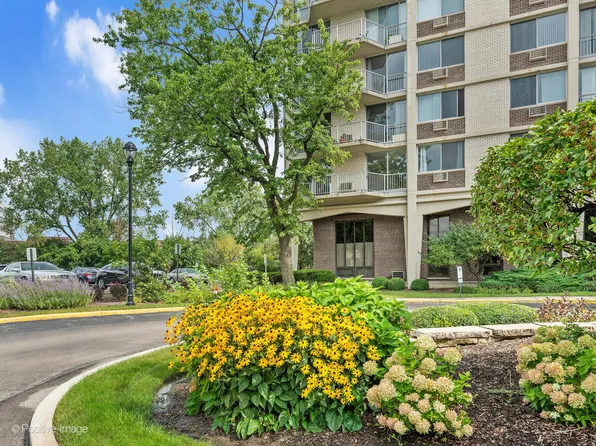 40 N Tower Rd APT 12F, Oak Brook, IL 60523