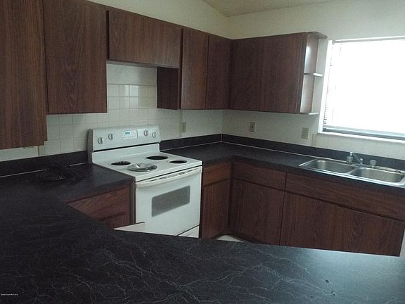 5th image of 701 Upland Ave SE