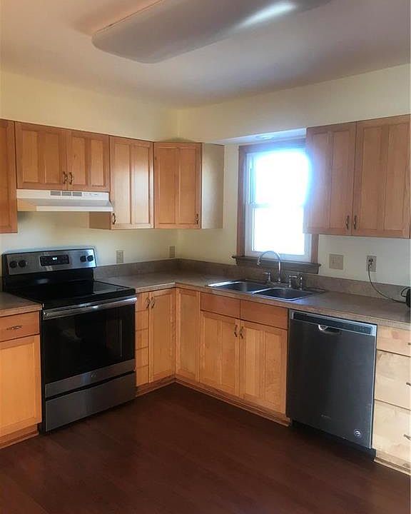 1st image of 2616 N River Blvd