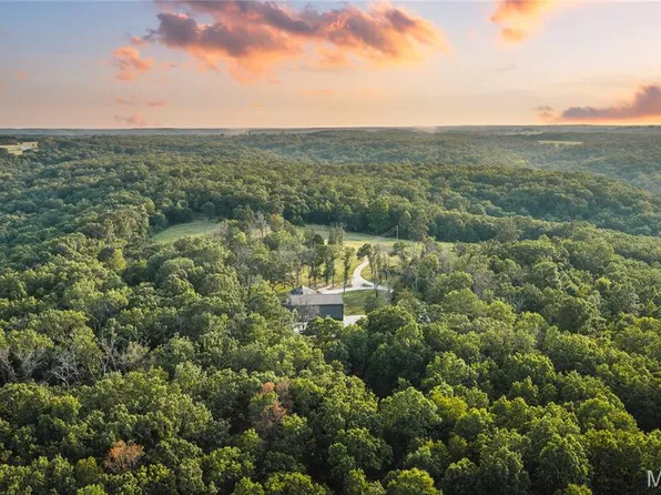 404 Coyote Creek Ln, Climax Springs, MO 65324