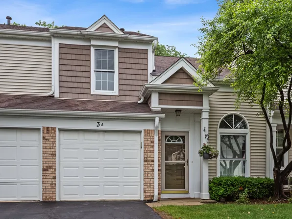 3 Chaucer Ln APT A, Streamwood, IL 60107