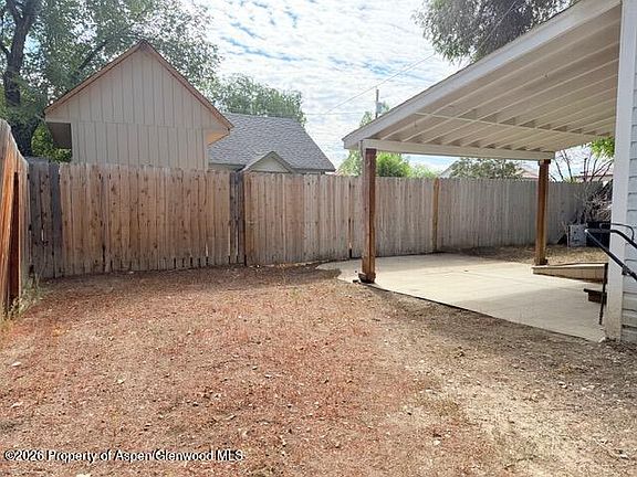 4th image of 525 Colorado St